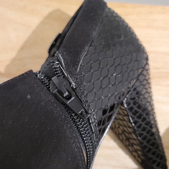 Black shoes - Picture 8 of 9